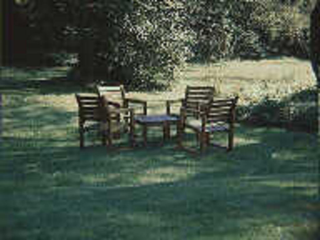 Chesapeake Inn Of Lenox Bagian luar foto