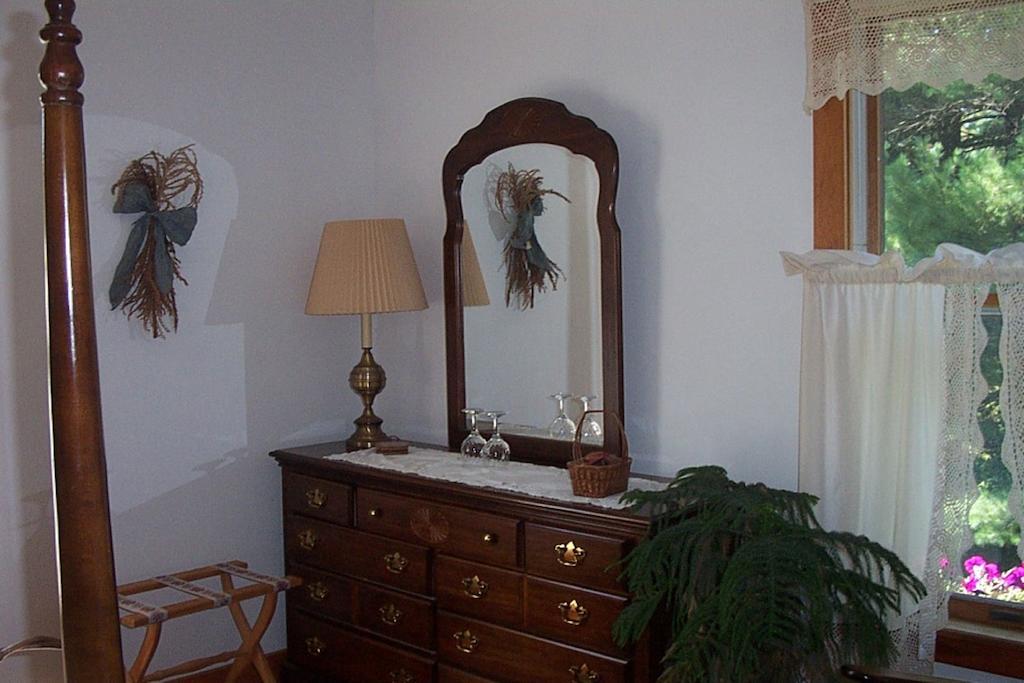 Chesapeake Inn Of Lenox Ruang foto